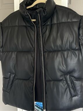 Women’s Black Puffer Jacket